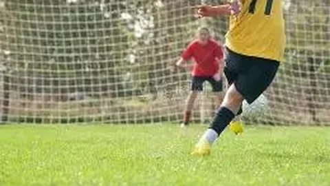 【鹰眼洞察】双色球2025140独家解析：12红球+2蓝球推荐，揭晓幸运号码，敬请揭晓！